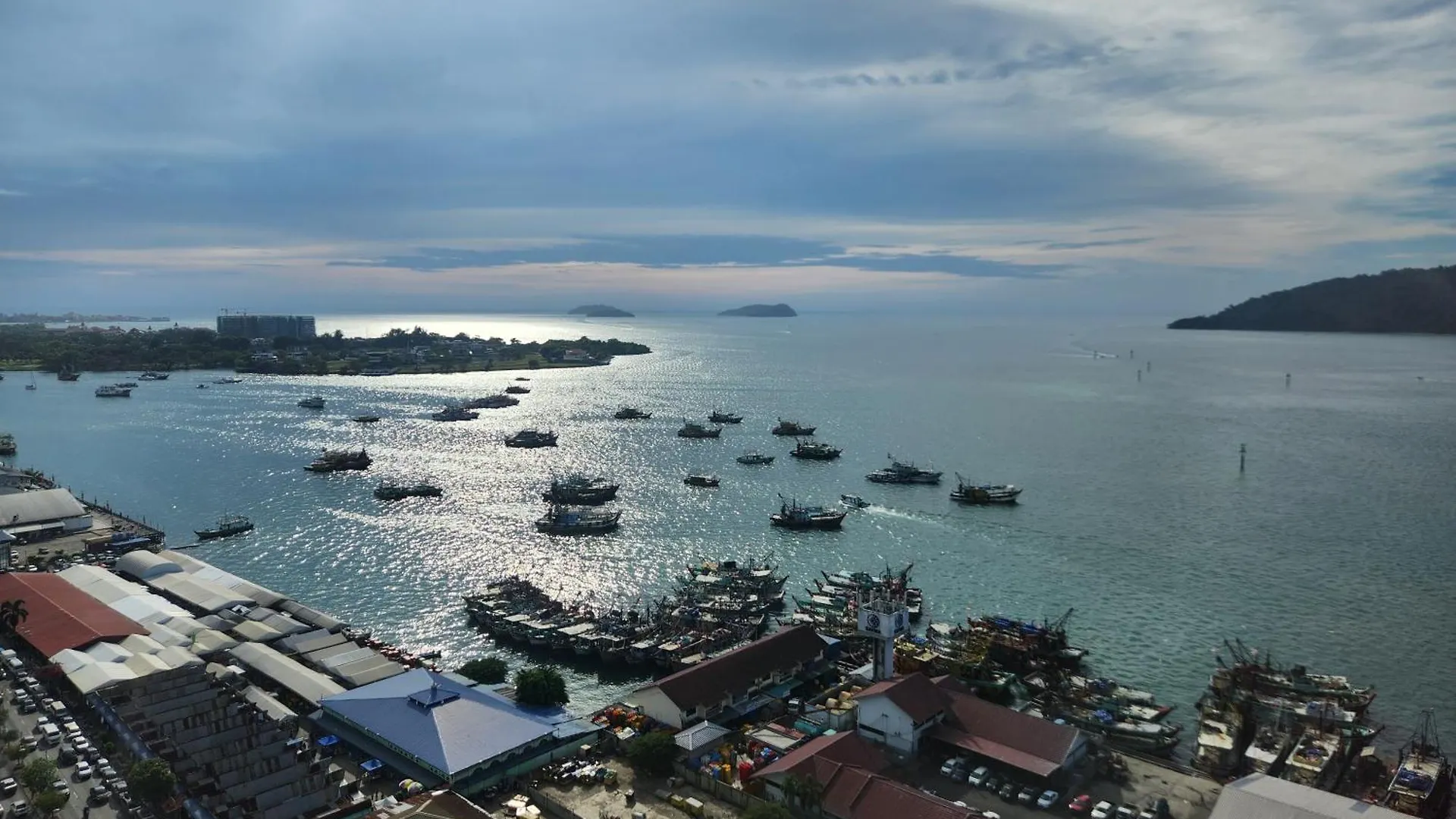 The Shore Kota Kinabalu City Centre By Lw Suites Apartament