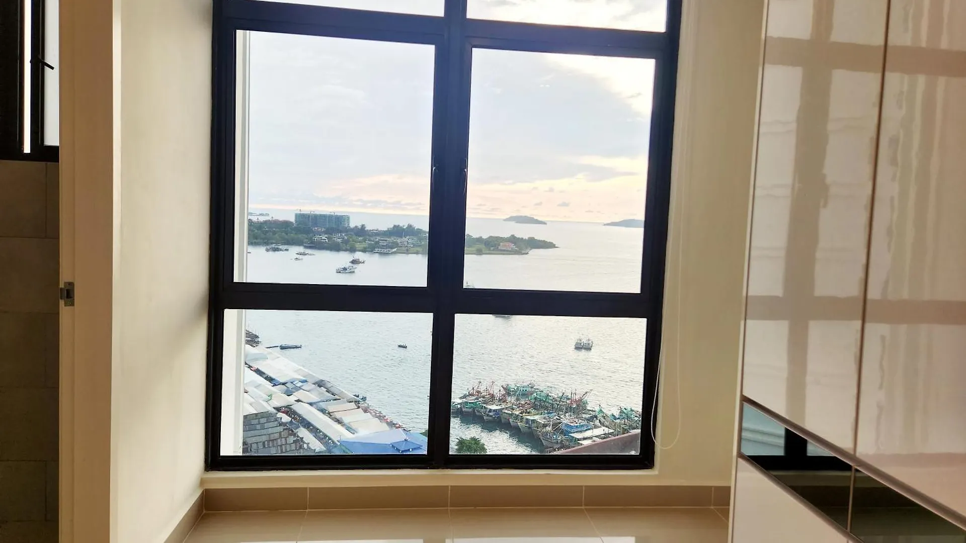 The Shore Kota Kinabalu City Centre By Lw Suites Apartment